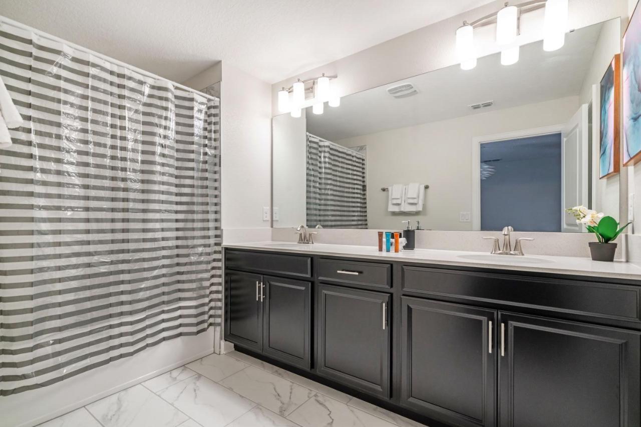 Beautiful Modern Home Wprivate Pool Near Wdw Kissimmee Bagian luar foto