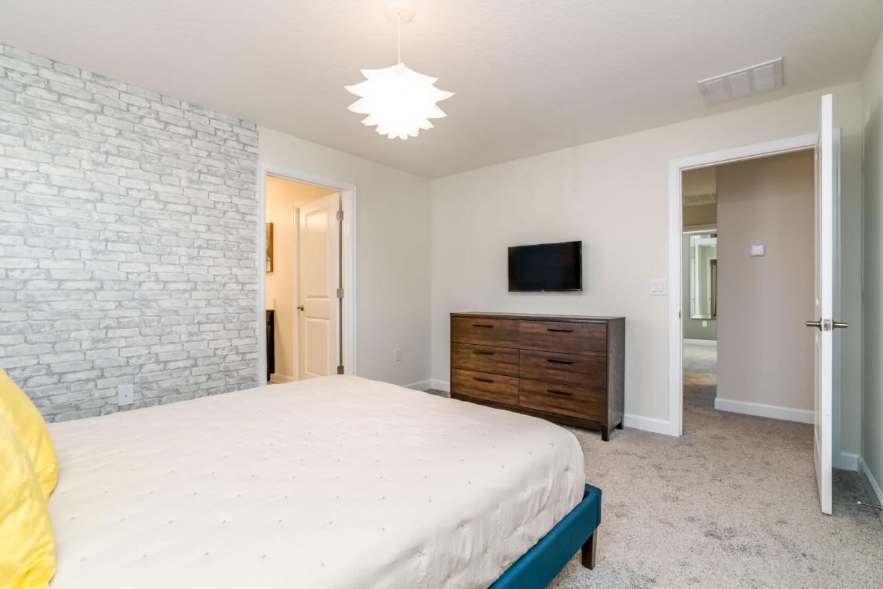 Beautiful Modern Home Wprivate Pool Near Wdw Kissimmee Bagian luar foto