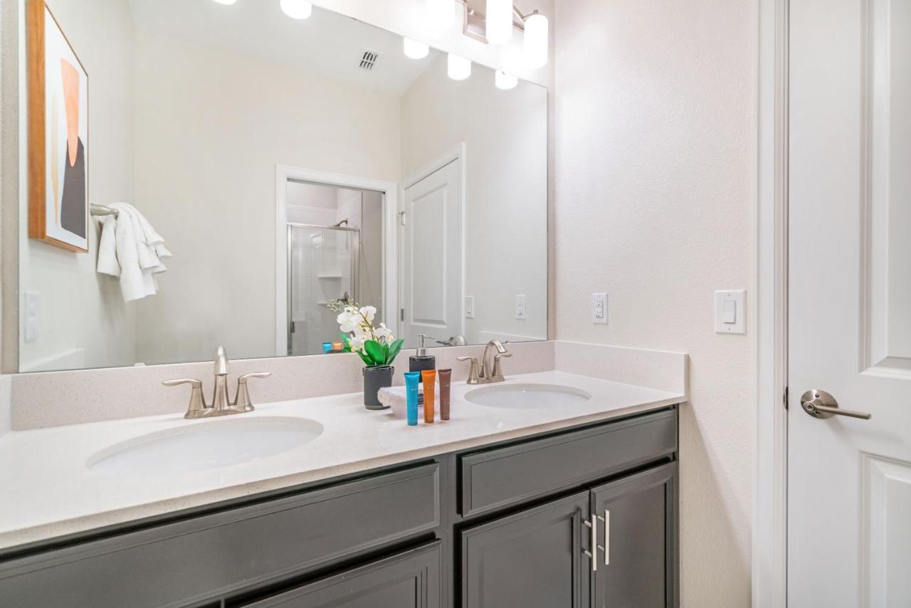 Beautiful Modern Home Wprivate Pool Near Wdw Kissimmee Bagian luar foto